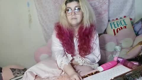 Snapshot of veelehanex3 chatting on 06/08/26, 01:33 Veronica Lehane online show from 06/08/26, 01:33