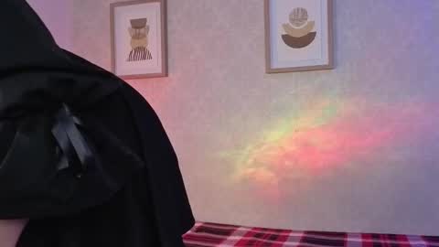 Vee Simons online show from 10/24/25, 12:08