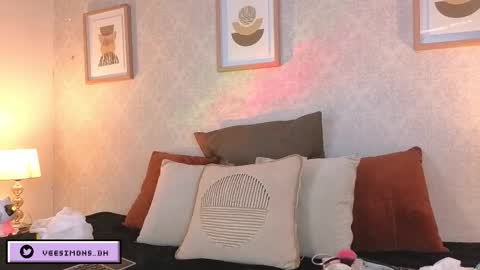 Vee Simons online show from 02/05/26, 08:35