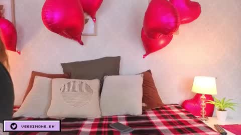 Vee Simons online show from 02/14/26, 07:32