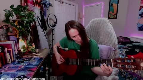 Snapshot of veeweatherbee chatting on 12/09/24, 12:23 Violet Weatherbee online show from 12/09/24, 12:23