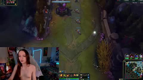 Snapshot of veeweatherbee chatting on 03/08/25, 06:21 Violet Weatherbee online show from 03/08/25, 06:21