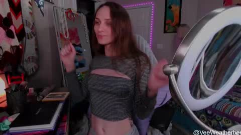 Snapshot of veeweatherbee chatting on 05/12/26, 12:41 Violet Weatherbee online show from 05/12/26, 12:41