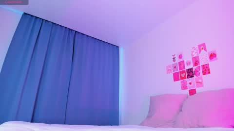 Emma online show from 04/24/26, 05:43