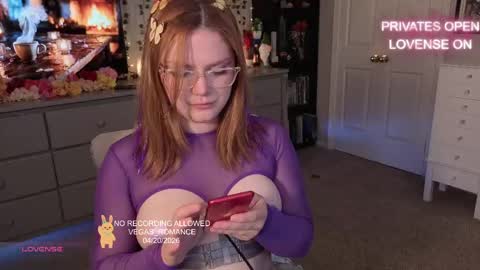 vegas_romance online show from 04/21/26, 03:35