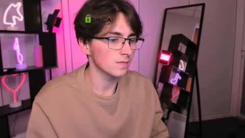 Snapshot of veldi_to chatting on 12/14/25, 10:20 veldi_to online show from 12/14/25, 10:20