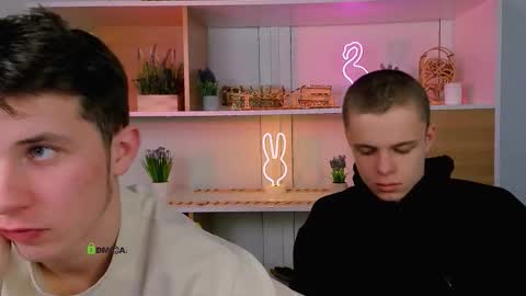 Snapshot of veldi_to chatting on 12/16/25, 12:32 veldi_to online show from 12/16/25, 12:32