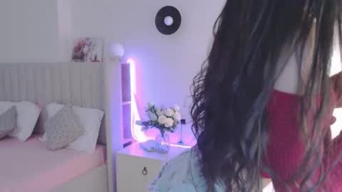 Snapshot of veliasai chatting on 06/04/26, 03:01 VeliaSai online show from 06/04/26, 03:01