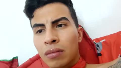 velk_hot1 online show from 03/10/25, 12:07