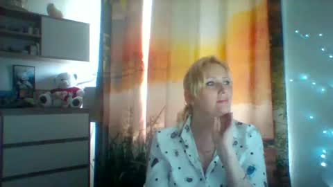 Snapshot of velka_raspberry chatting on 05/18/26, 01:06 velka_raspberry online show from 05/18/26, 01:06