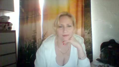 Snapshot of velka_raspberry chatting on 05/22/26, 08:21 velka_raspberry online show from 05/22/26, 08:21