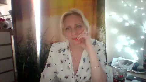 Snapshot of velka_raspberry chatting on 05/27/26, 03:31 velka_raspberry online show from 05/27/26, 03:31