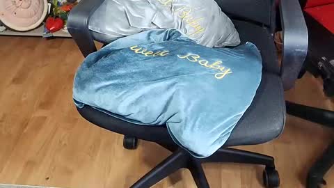 Im VelaI will be Christmas and New Year with my family December 22 to January 13 I will miss you guys. online show from 12/21/25, 04:30