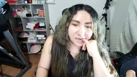 Im VelaI will be Christmas and New Year with my family December 22 to January 13 I will miss you guys. online show from 04/22/26, 04:15