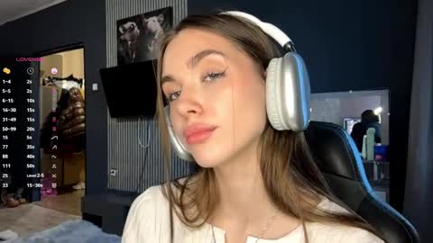 Nia online show from 03/28/26, 03:11