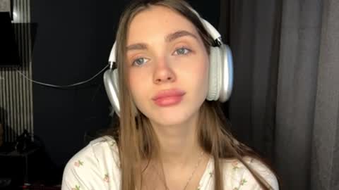 Nia online show from 04/07/26, 03:01