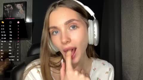 Nia online show from 04/13/26, 05:18