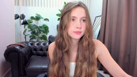 Snapshot of velvet_cherry chatting on 02/05/25, 03:31 velvet_cherry online show from 02/05/25, 03:31