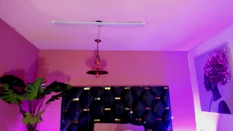 Isabella  online show from 03/25/26, 12:11