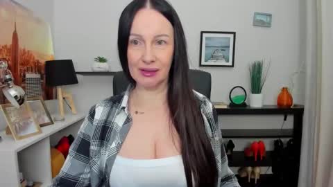 Jasmine online show from 10/10/25, 05:39