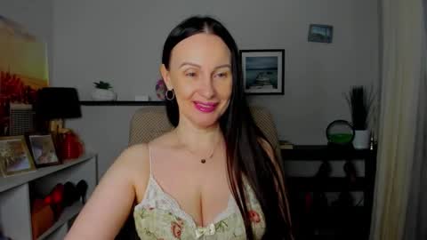 Jasmine online show from 11/06/25, 06:36