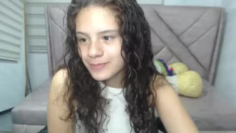 velvet_moon_v online show from 09/22/25, 01:02