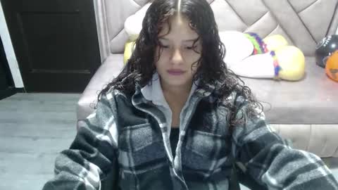 velvet_moon_v online show from 10/24/25, 02:24