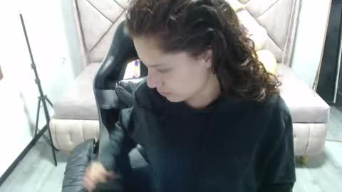 velvet_moon_v online show from 11/12/25, 12:27