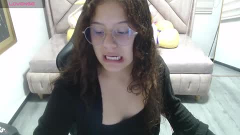 velvet_moon_v online show from 01/10/26, 01:35