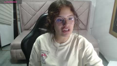 velvet_moon_v online show from 02/26/26, 07:46