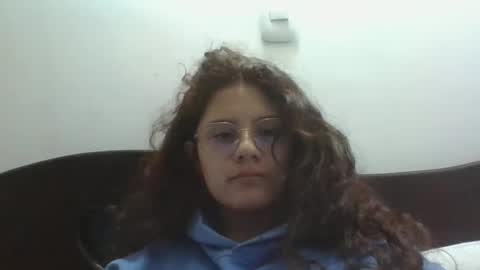 velvet_moon_v online show from 04/22/26, 06:16