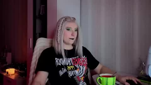 Violet online show from 03/03/26, 09:04