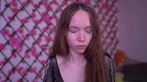 Snapshot of velvet_vice chatting on 10/23/25, 06:17 Polly online show from 10/23/25, 06:17