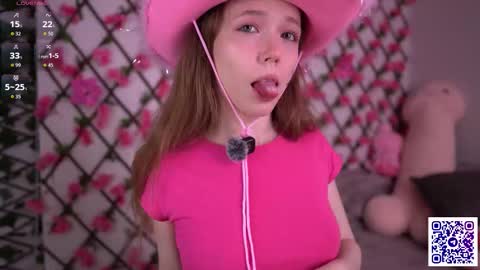 Snapshot of velvet_vice chatting on 11/14/25, 06:17 Polly online show from 11/14/25, 06:17