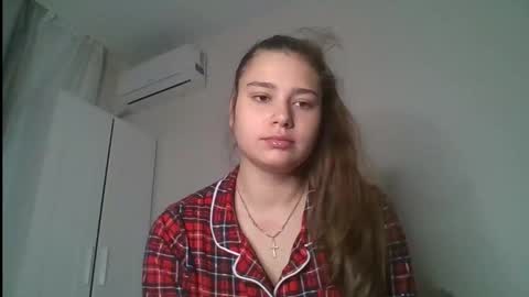 Snapshot of velveted_ivy chatting on 12/05/25, 10:57 velveted_ivy online show from 12/05/25, 10:57