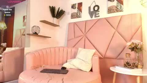 Snapshot of velvetnami chatting on 02/21/26, 12:06 Velvet Nami online show from 02/21/26, 12:06