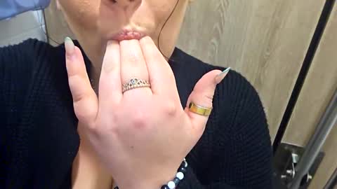 velvetroulette online show from 11/05/25, 12:27