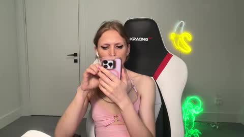 VelvetTGirl online show from 02/18/26, 07:15