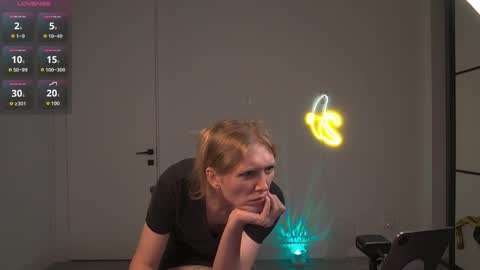 VelvetTGirl online show from 04/07/26, 11:43