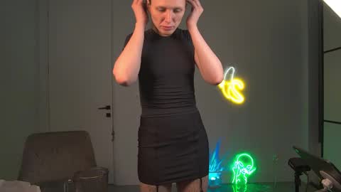 VelvetTGirl online show from 04/08/26, 07:58