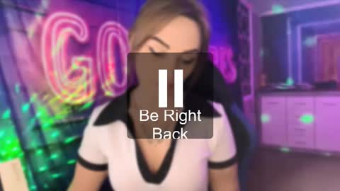 Snapshot of velvettouch4444 chatting on 02/21/26, 10:44 MERYEM online show from 02/21/26, 10:44