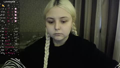 Snapshot of vendymories chatting on 10/06/25, 04:54 eva 3 online show from 10/06/25, 04:54