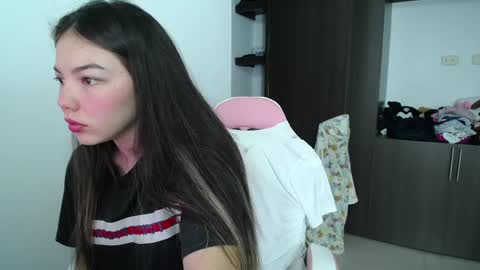 Snapshot of venelope1 chatting on 05/14/26, 11:00 Venelope 3 online show from 05/14/26, 11:00