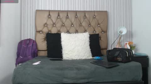 veneno hot online show from 02/04/25, 02:10