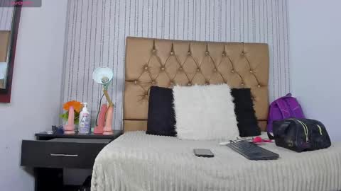 veneno hot online show from 02/28/25, 12:52