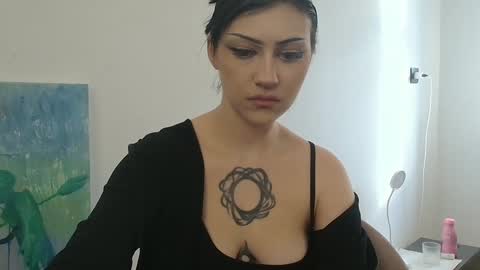Snapshot of venera_goddess chatting on 10/08/25, 01:42 Naly online show from 10/08/25, 01:42
