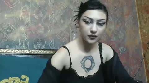 Snapshot of venera_goddess chatting on 10/27/25, 02:43 Naly online show from 10/27/25, 02:43