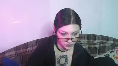 Snapshot of venera_goddess chatting on 04/01/26, 03:53 Naly online show from 04/01/26, 03:53
