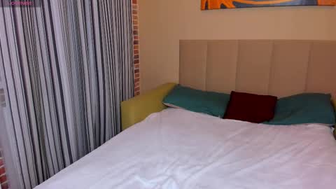 veneradi615 online show from 09/10/25, 09:37