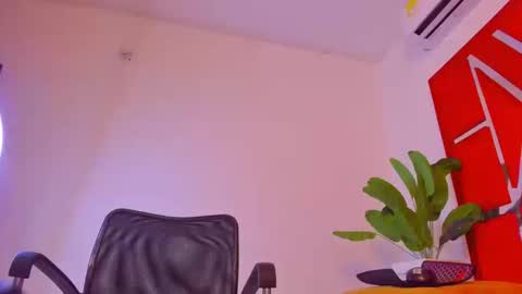 vennusasm1 online show from 10/17/25, 10:23